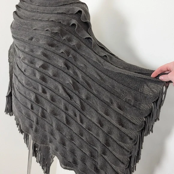 Knit Poncho Asymmetrical Pleated Hand Made Charcoal Grey Fringe Long - Picture 9 of 10